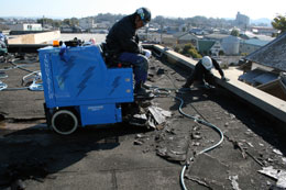 騎乗式マシン撤去工事 各種床材の撤去除去作業